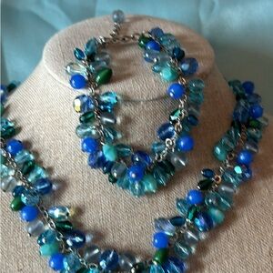 Joan Rivers stuning blue glass and semi precious stone necklace and braelet